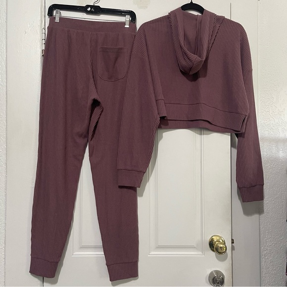 Alo Yoga Muse Hoodie & Pants Set In Burgundy Truffle Size S - Picture 7 of 13